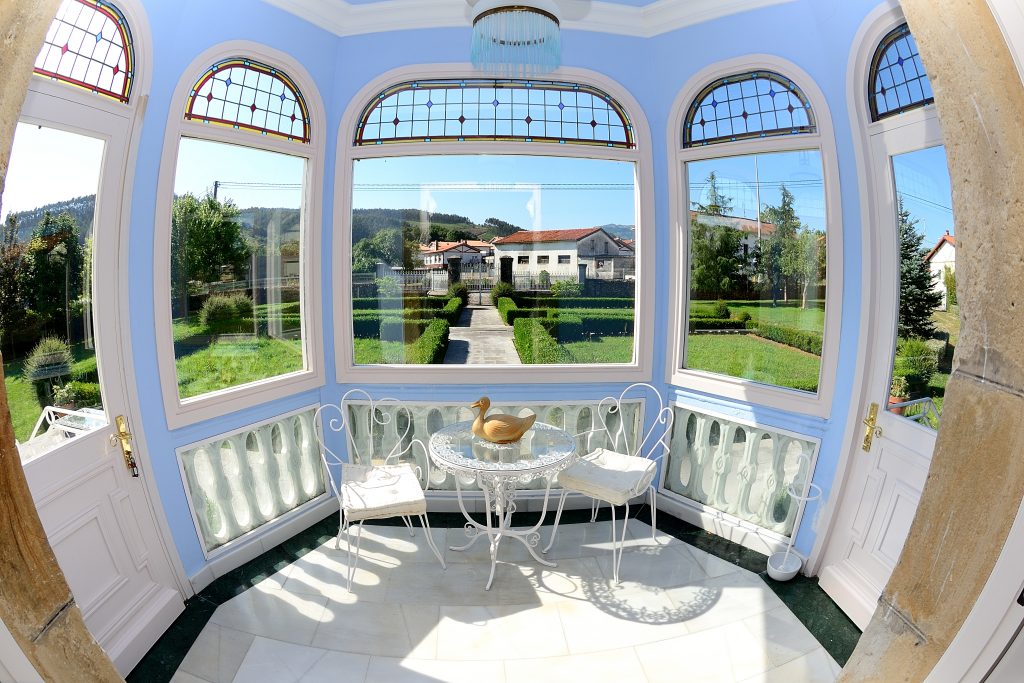 Vistas al jardín desde la entrada