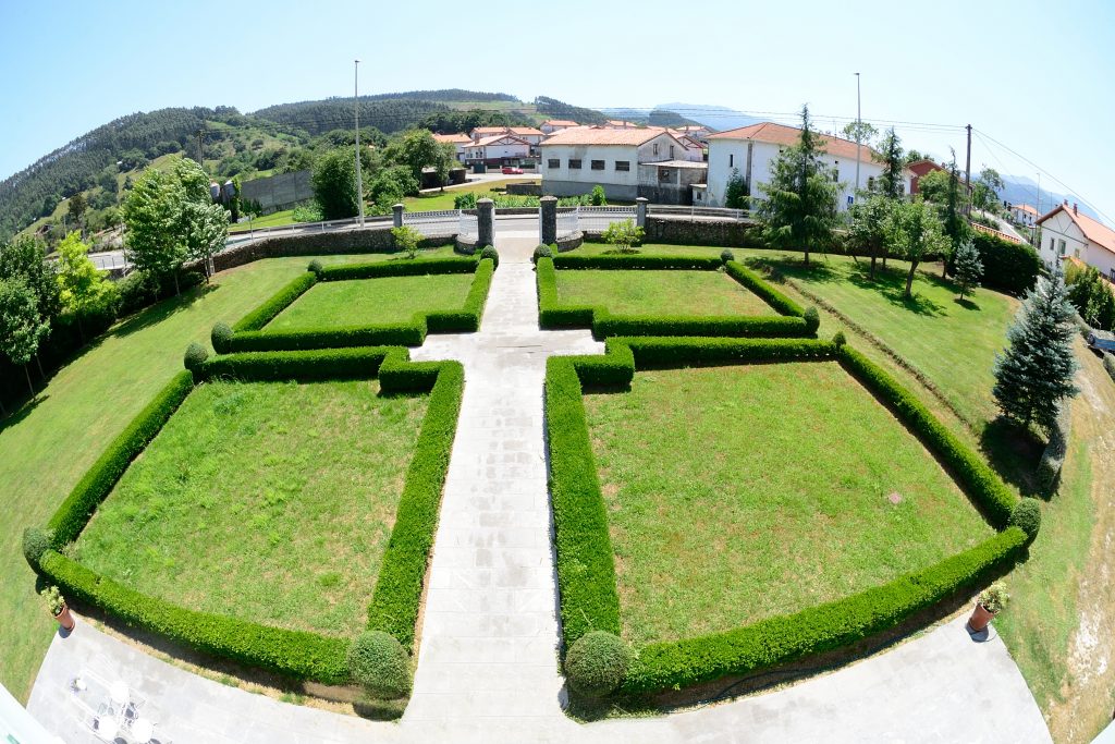 Vista jardines entrada principal